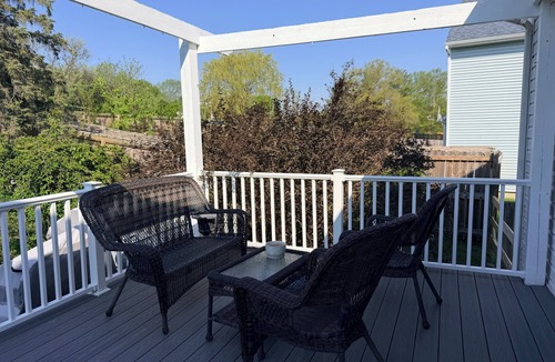 South Hill House | The "Gorges" Getaway