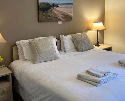 Gowerton House | The Gower Golf Club B&B