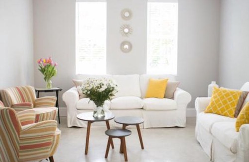 Grandview Heights House | The Grace FitzPatrick Luxury 4bd 4ba with Pool