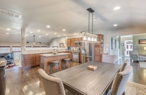 Mayo Meadow House | THE GRACEMONT HOME. 15% Discount- Welcome to Tulsa’s Premier Accommodations!