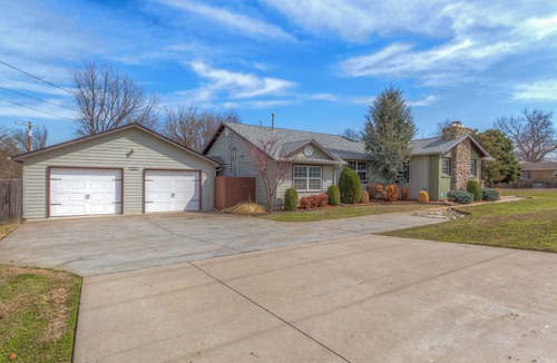 Mayo Meadow House | THE GRACEMONT HOME. 15% Discount- Welcome to Tulsa’s Premier Accommodations!