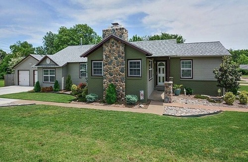 Mayo Meadow House | THE GRACEMONT HOME. 15% Discount- Welcome to Tulsa’s Premier Accommodations!