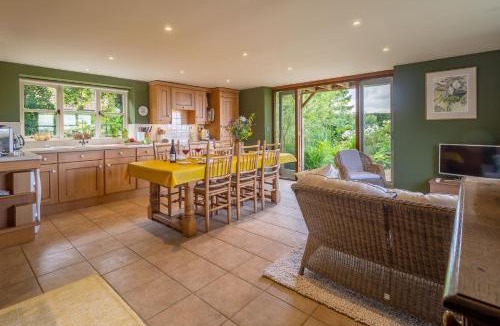 Newmarket House | The Granary, Dunstall Green