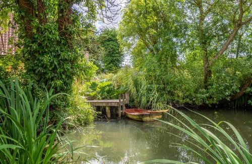 Newmarket House | The Granary, Dunstall Green