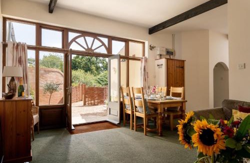 Tunstead House | The Granary