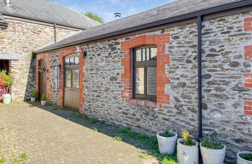 Plympton Apartment | The Granary House - Long Stayz