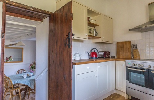 Hartland Cottage | The Granary, shared hot tub and sauna
