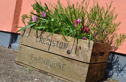 Hartland Cottage | The Granary, shared hot tub and sauna