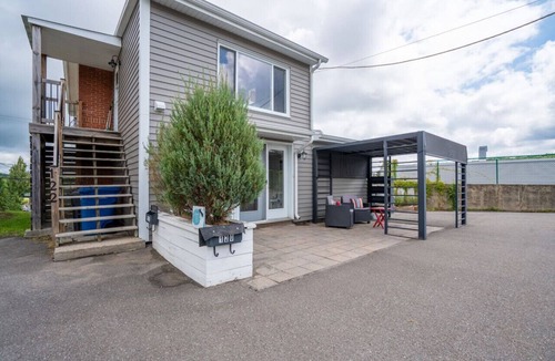 Granby Apartment | The Granby|2 Bedrooms Apt | Lake Front| 10 min Zoo