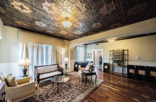 Lowertown Arts District Apartment | The Grand Apartment: A Historical Paducah Gem