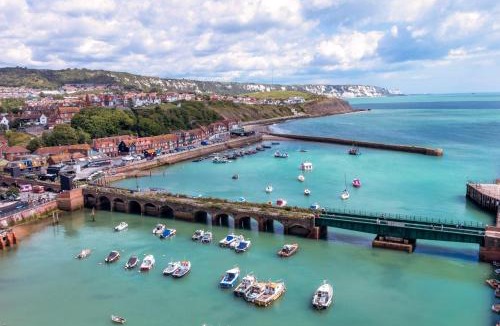 Folkestone Hotel | The Grand Burstin Hotel