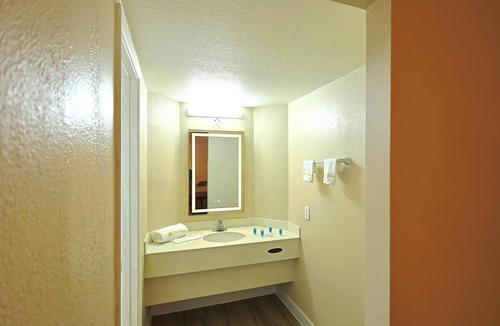 Texarkana Hotel | The Grand by Capital O Texarkana I-30
