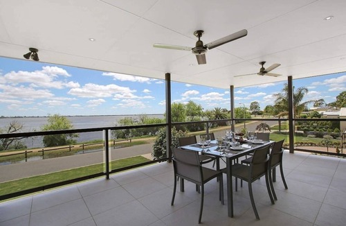 Yarrawonga House | The Grand Holiday House