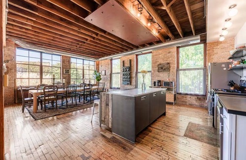 Logan Square House | The Grand Kimball Lodge, Logan Square, Sleeps 15