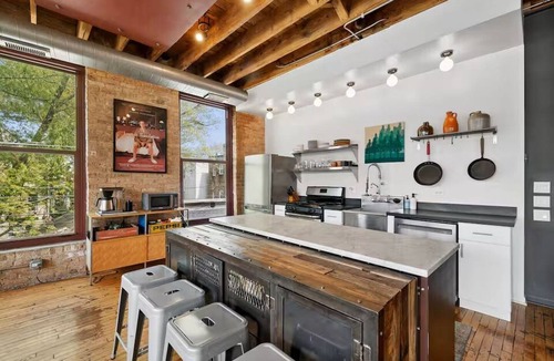 Logan Square House | The Grand Kimball Lodge, Logan Square, Sleeps 15