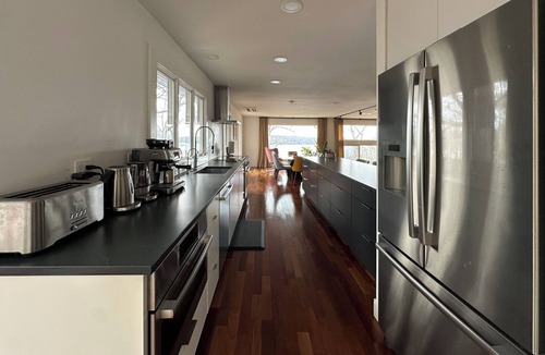 Ithaca Apartment | The Grand Lakeview – Midcentury Modern Villa