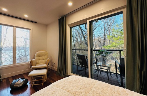Ithaca Apartment | The Grand Lakeview – Midcentury Modern Villa