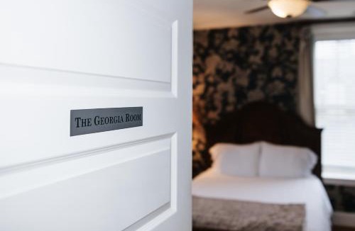 Tullahoma Hotel | The Grand Lux Inn