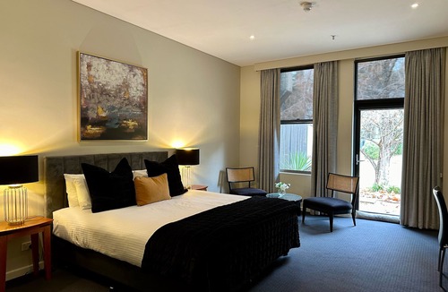 Beechworth Hotel | The Grand Oaks Resort