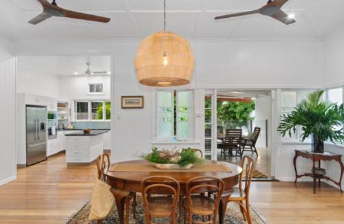 Pimlico Apartment | The Grand Queenslander On Turner