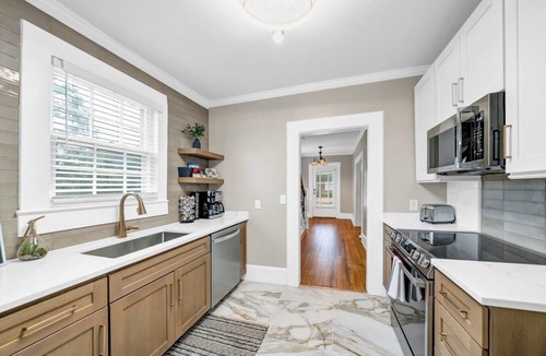 Earlewood House | The Grand River House | 4BR Sleeps 12