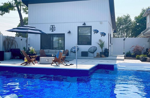 Lakeshore House | The Grand River retreat