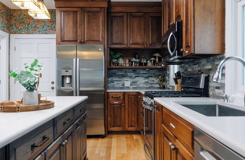 North Center Apartment | The Grand Vic: Large 5BD/3BA Home +Garagen