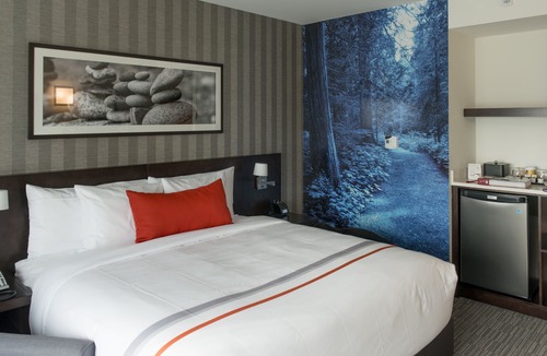 Winnipeg Hotel | The Grand Winnipeg Airport Hotel by Lakeview