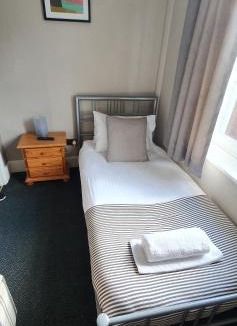 Southampton City Centre Hotel | The Grapes Pub