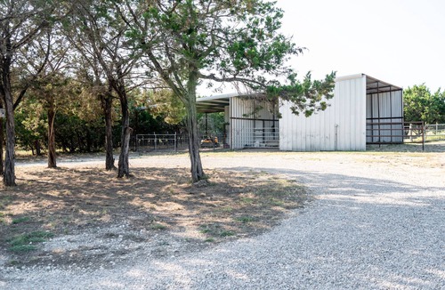 Liberty Hill House | The Gravel Road Ranch - 4bd2ba - Liberty Hill - 5 Acres - King Suite -Sleeps 9+