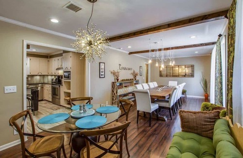 Dickerson Road House | The Graycroft - Billiards, Karaoke, and Stage!