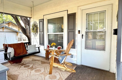 Ponca City House | The GrayStone 2 bed/1 bath house, walkable to downtown, WiFi, pets ok w/fee