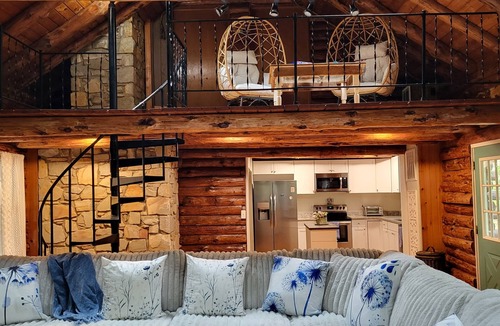 Lakeview Cabin | The Great Escape! 4 BR Log Cabin- A beautiful mix of modern and authentic!