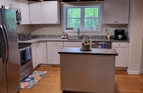 Lakeview Cabin | The Great Escape! 4 BR Log Cabin- A beautiful mix of modern and authentic!