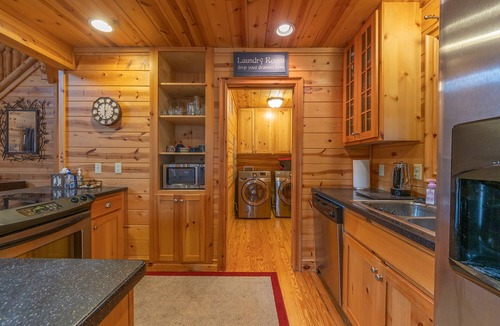 Saugatuck Cabin | The Great Escape - Cabin with shared pool access and Goshorn Lake access