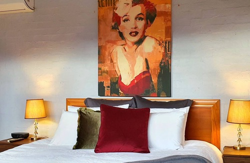 Gloucester Apartment | The Great Escape Lofts