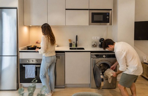 Nou Moles Apartment | The Green Apartment I by Florit Flats