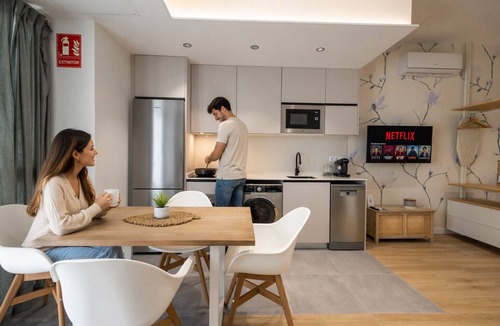 Nou Moles Apartment | The Green Apartment III by Florit Flats