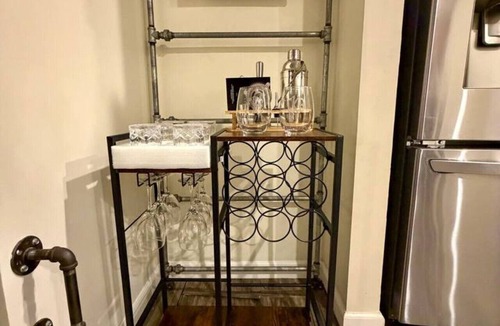 Coronado House | The Green Door - Historic PHX 2BR + Office Retreat