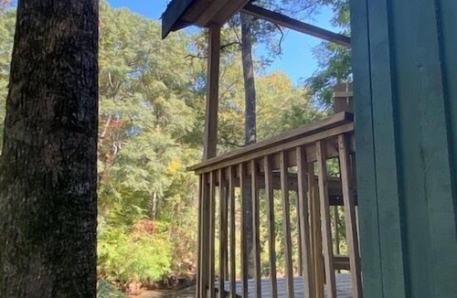 Juliette Cabin | The Green Getaway