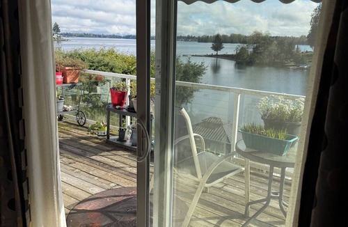 Bonney Lake Apartment | The Green Heaven at the Lake