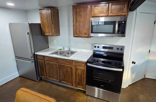 Trenton House | The Green House! Sleeps 12