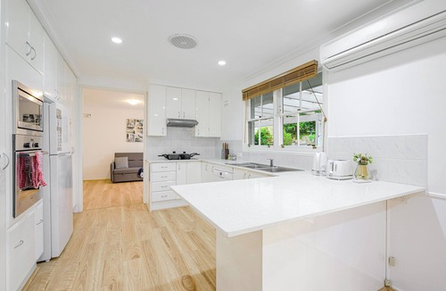 St Ives House | The Green Nest 4BR house with Pool