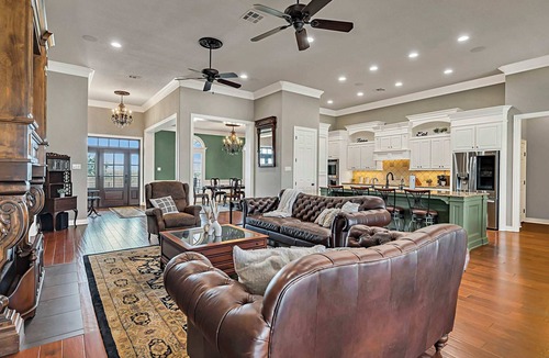 Lorena House | The Green Ranch House-Pool-Theatre-Hot Tub-Game Room