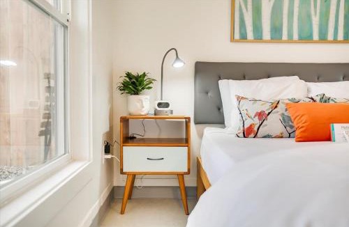 Sunset House | The Green Spot Studio