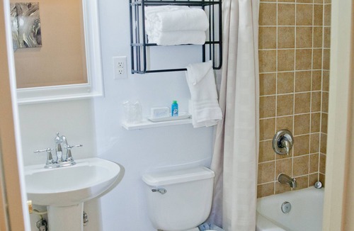 Myrtle Creek Hotel | The Green Tree Hotel