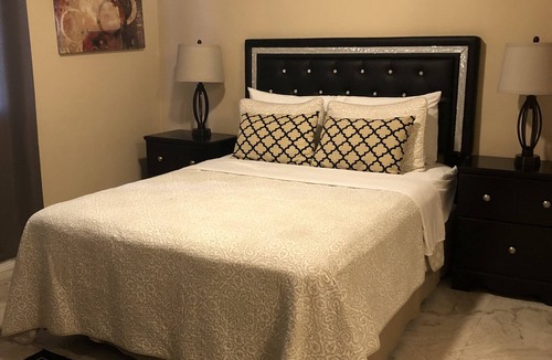 Myrtle Creek Hotel | The Green Tree Hotel