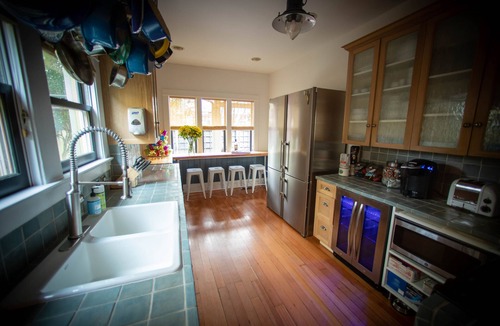 Wallingford House | THE GREENLAKE BUNGALOW - center of seattle