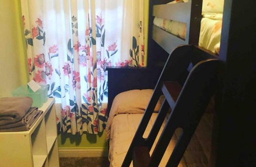 Rogers Park Bed & Breakfast | The Greenleaf House