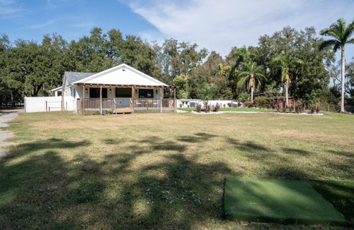 Palmetto House | The Greenside Getaway